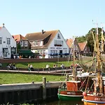 Ferienhaeuser - Urlaub Mit Haustier In Ostfriesland * Greetsiel